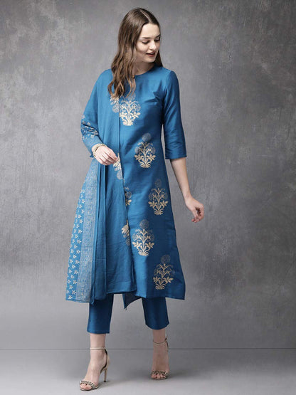 GoSriKi Magenta Floral Print Kurta with Trousers & Dupatta (Graci Magenta)