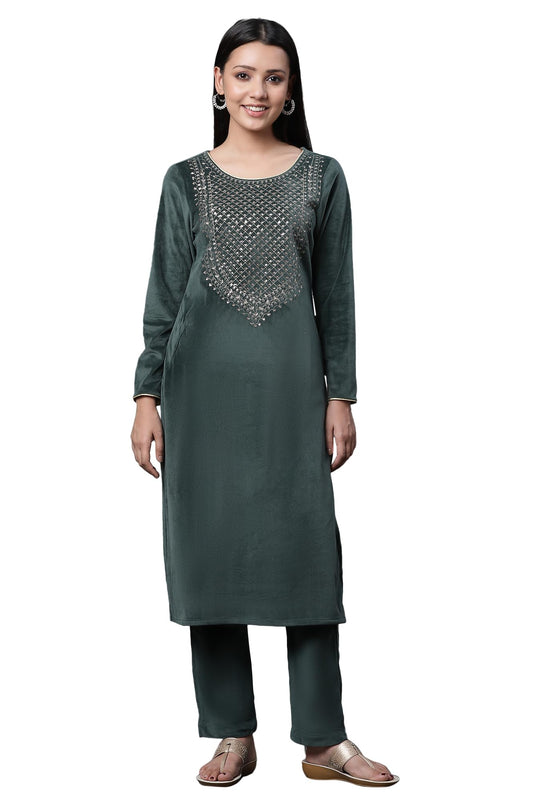 Aurelia Women's Polyester Solid Regular Kurta Set