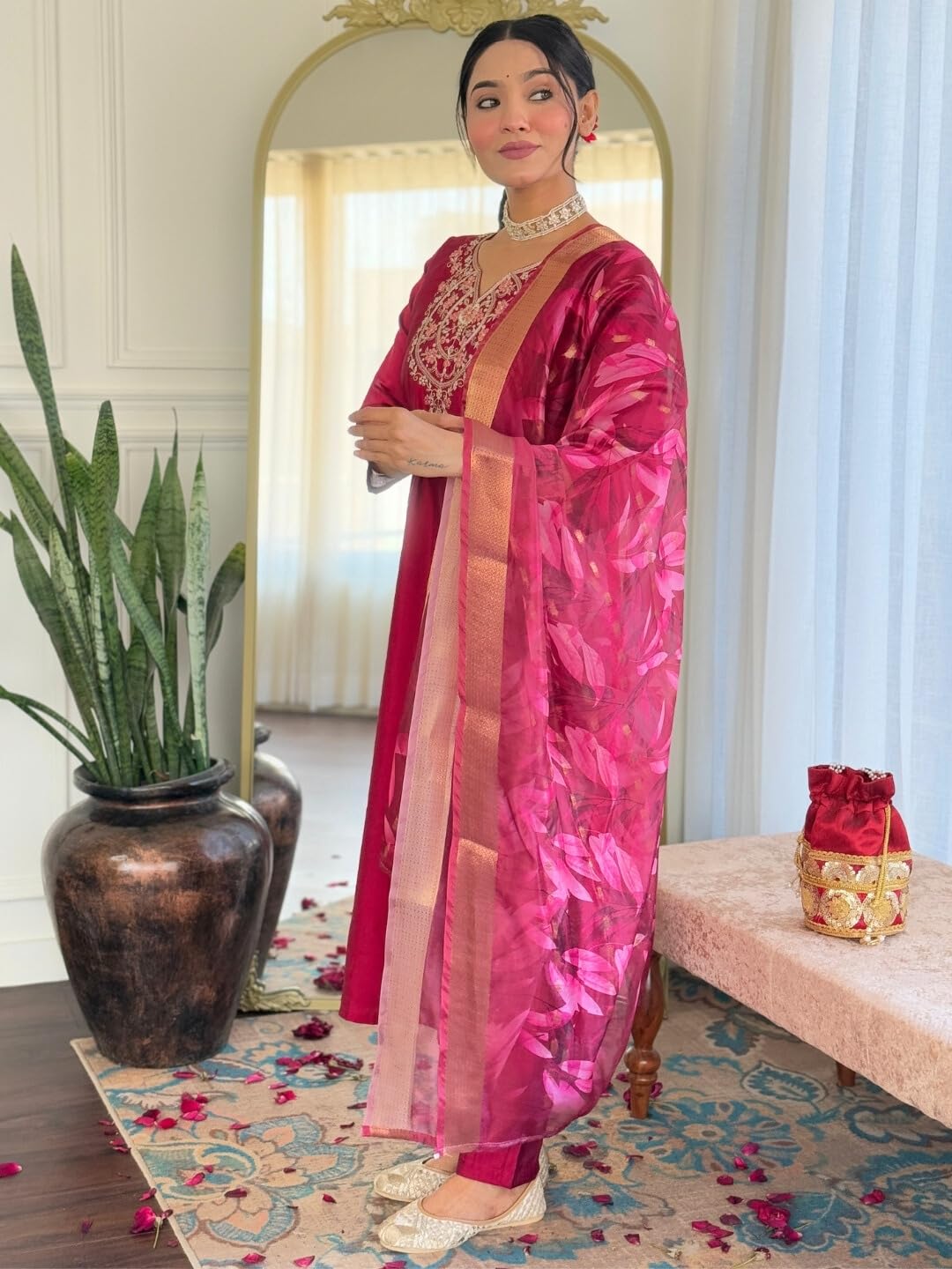 Naixa WomenS Maroon Chanderi Embroidered Straight Kurta With Chanderi Pant And Jacquard Printed Dupatta Sets (Nx-Or-K97-Maroon-