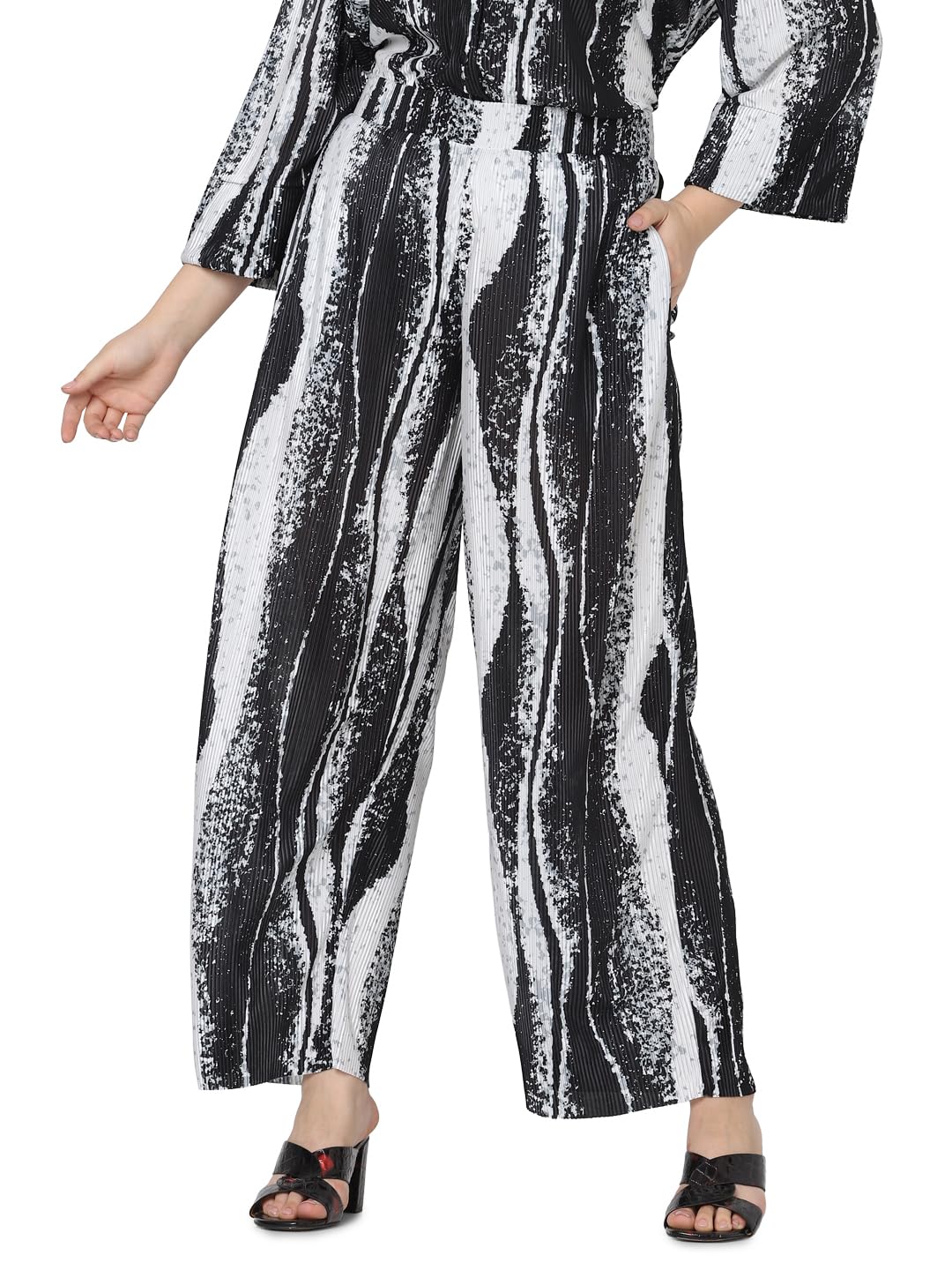Vero Moda Curve Women Abstract Print Black Polyester Straight Fit High-Rise Pants