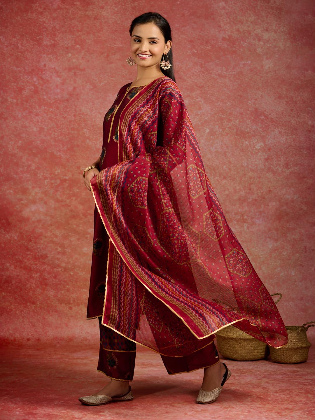 Libas WomenS Silk Blend Kurta Sets (34612_Red