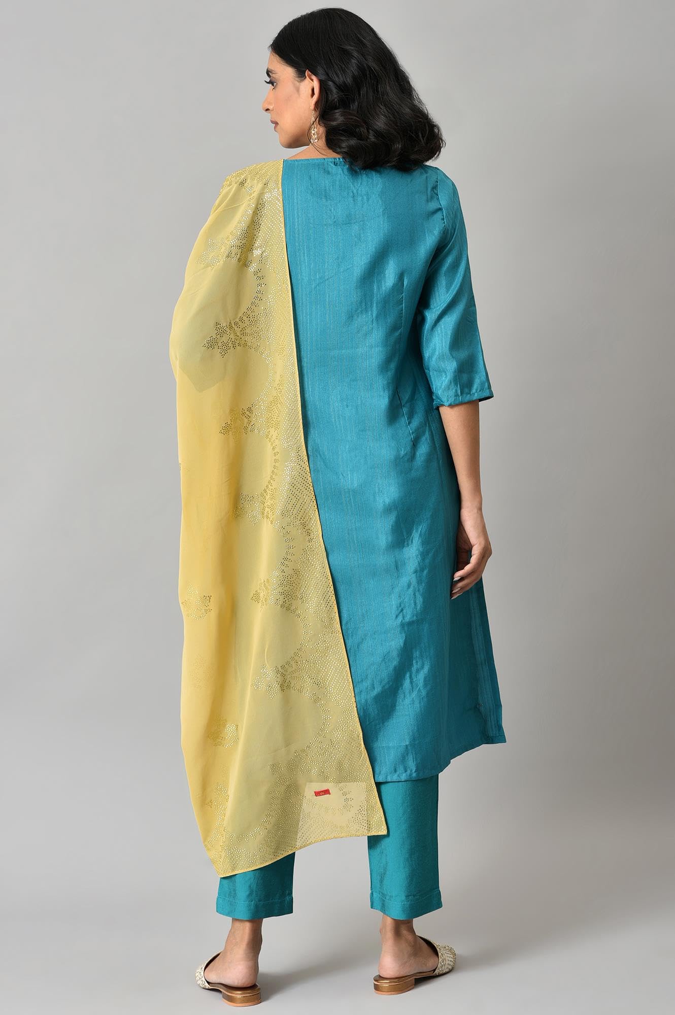 W for Woman Women's Polyester Solid Slim Kurta