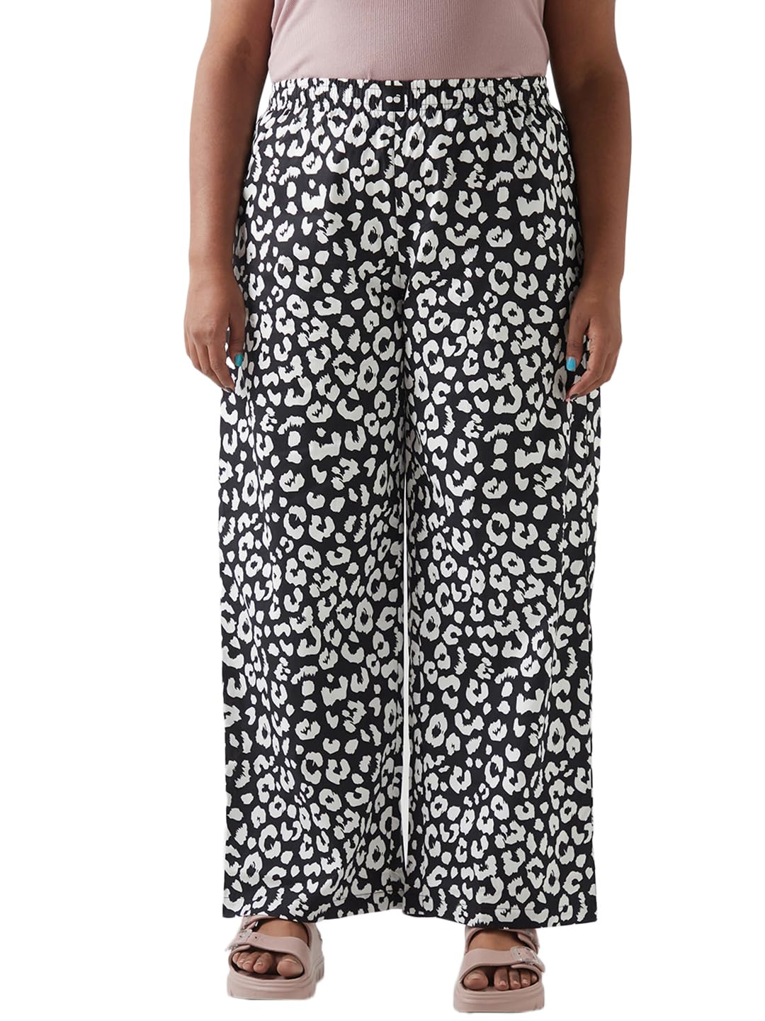 Bewakoof Womens All Over Printed Regular Fit Poplin Plus Size Wide Leg Pyjamas_ 645111_ Black_ 3XL
