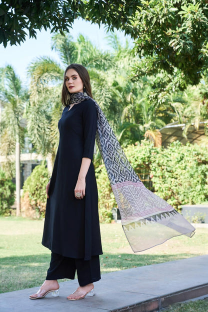 Gosriki WomenS Rayon Blend Solid Anarkali Kurta With Pant & Dupatta (Jamana Black-Vks04-Gs_3Xl_Black_Xxx-Large)
