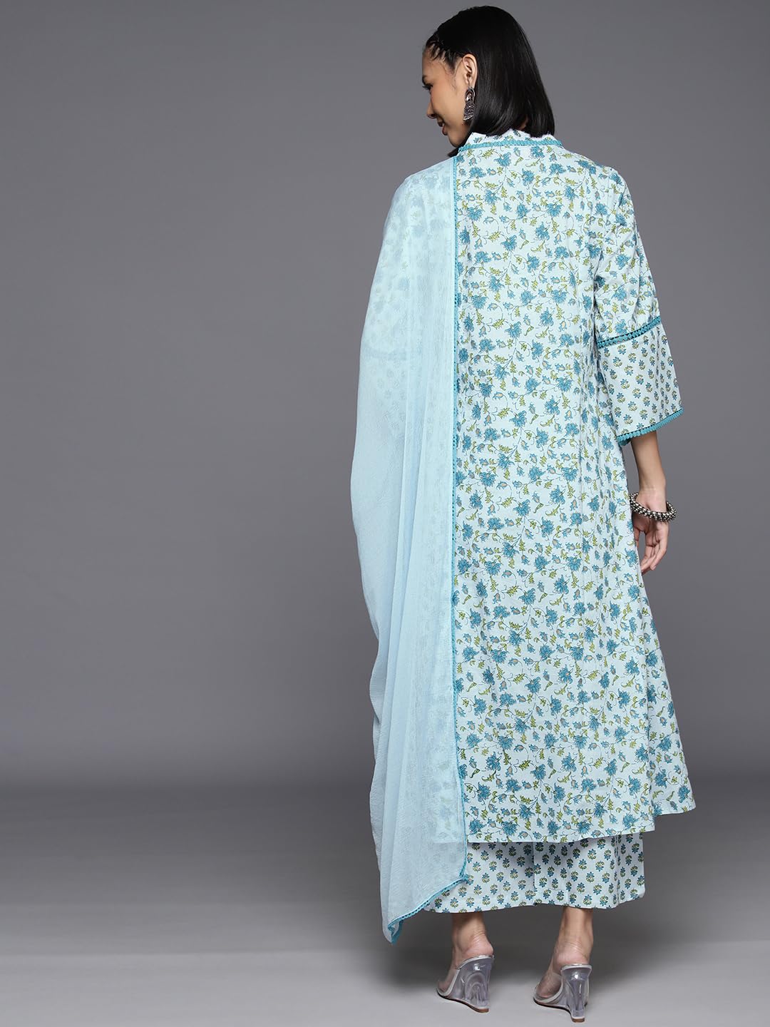 Varanga Women V Neck Collar Kurta Paired With Tonal Dupatta And Tonal Bottom.