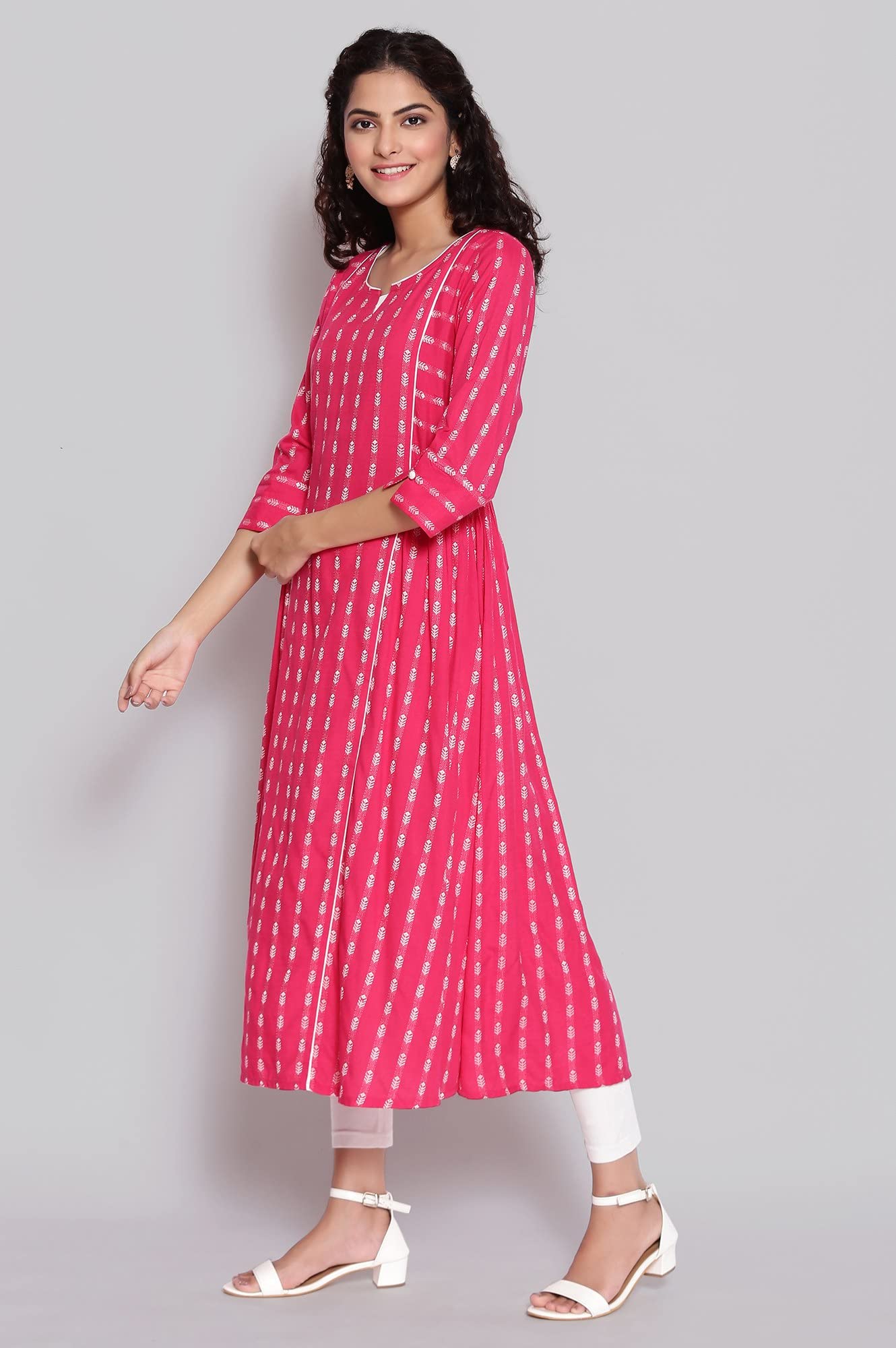 Aurelia Women's Rayon Printed Regular Kurta