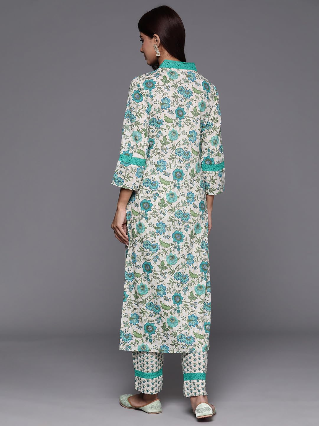 Varanga WomenS Silk Blend Solid Regular Kurta Set