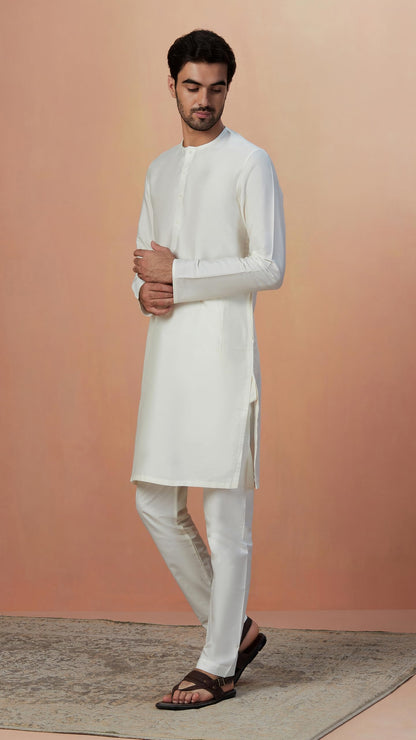 Manyavar MenS Kurta, Full Sleeves Mandarin Collar Ethnic Knee Length Kurta, Blended Viscous Solid Kurta For Festival, Wedding,
