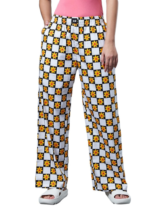 Bewakoof WomenS All Over Printed Oversized Fit Cotton Pyjama_620044_White_M
