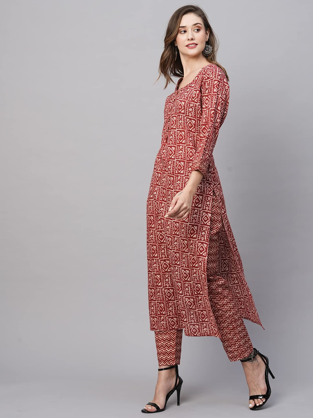 GoSriKi Women's Cotton Blend Straight Printed Kurta with Pant (Yami-GS)