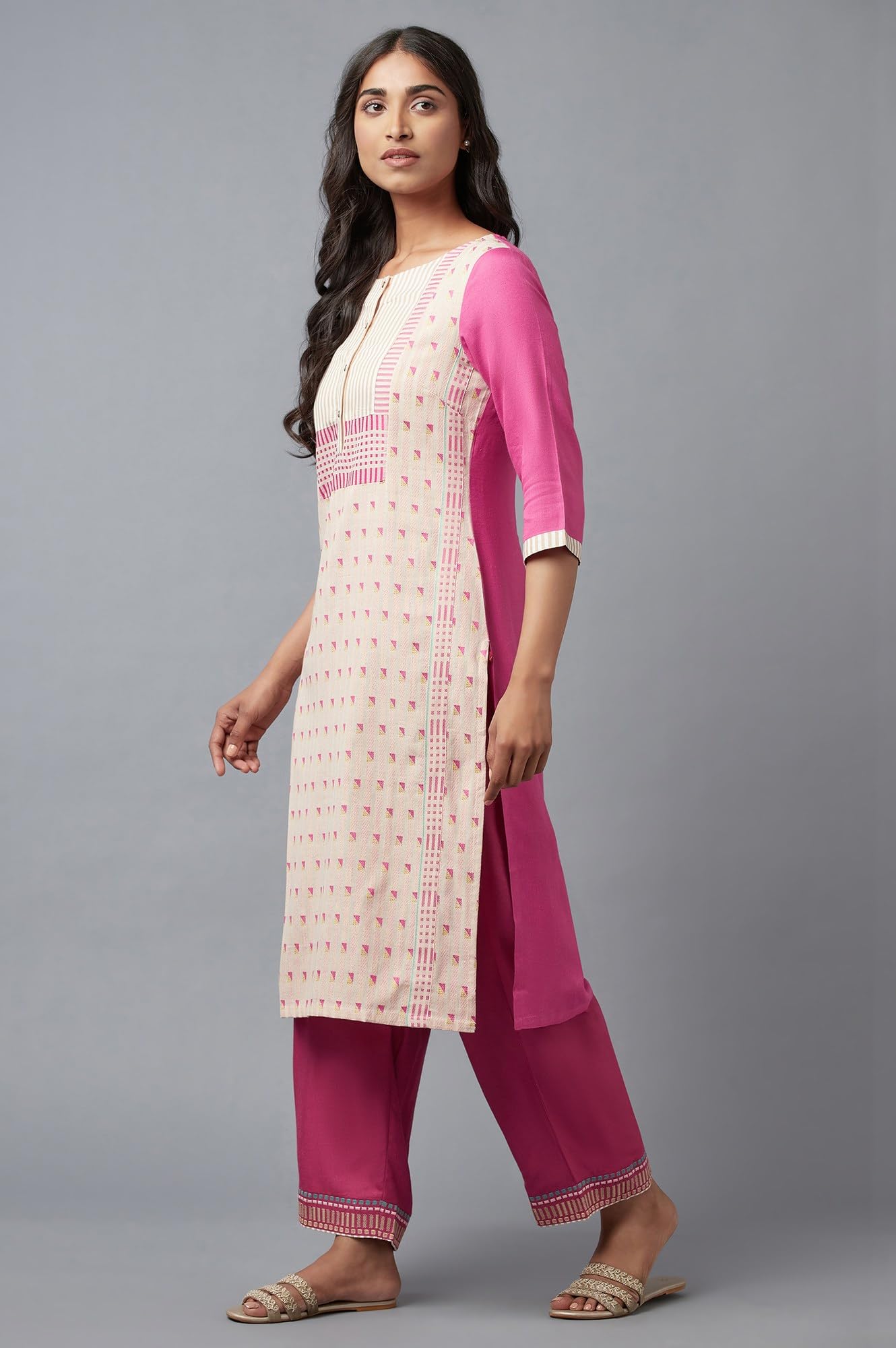 W for Women Light Pink Cotton Dobby Kurta in Round Neck