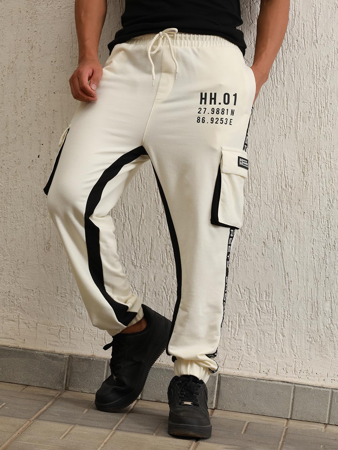 Hubberholme White Cotton Regular Fit Mid-Rise Trousers