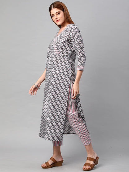 ANNI DESIGNER Women's Cotton Blend Printed Straight Kurta with Pant (Varupini)