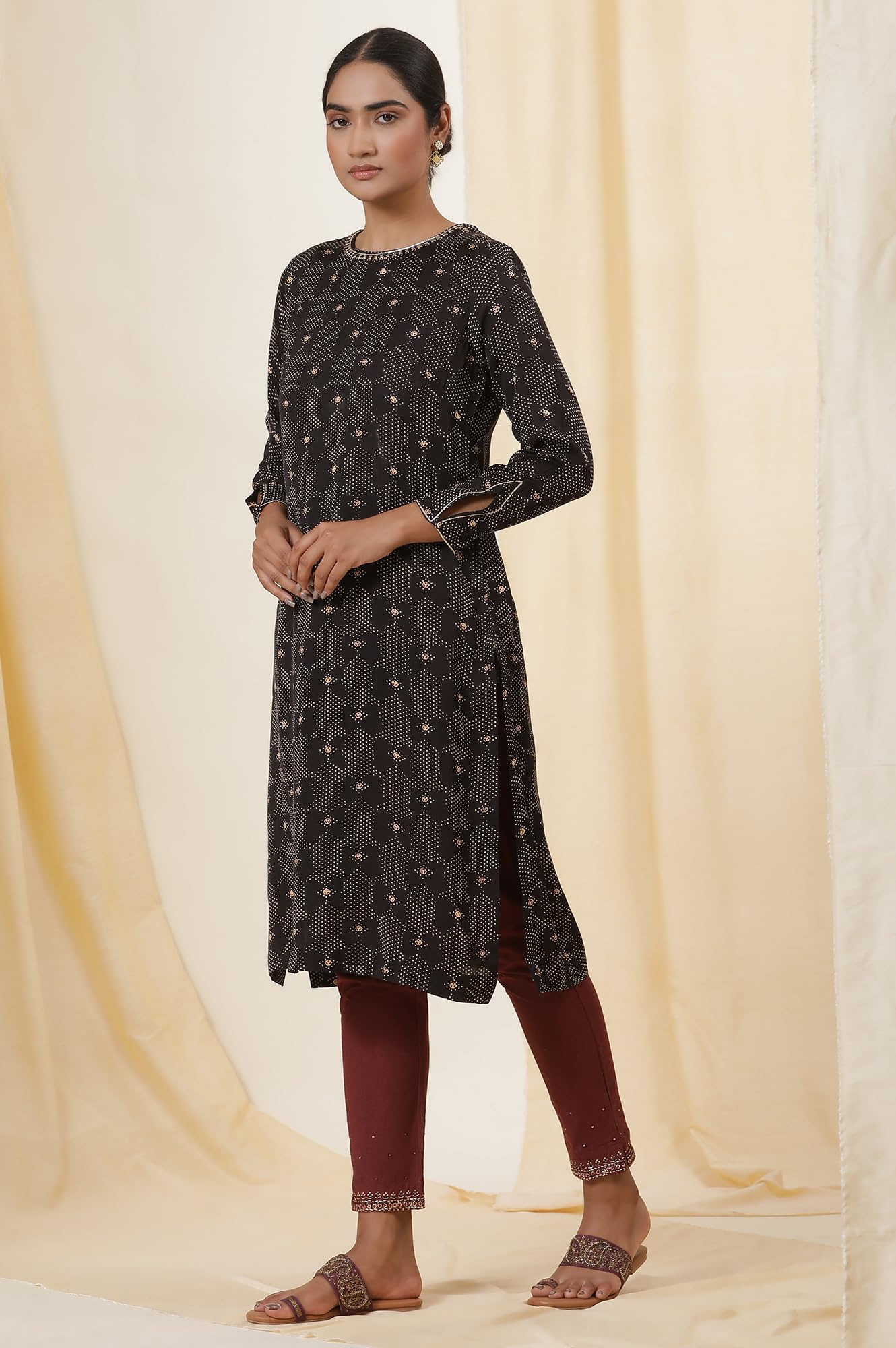W for Woman Folksong Black Festive Geometric Print Viscose Straight Kurta