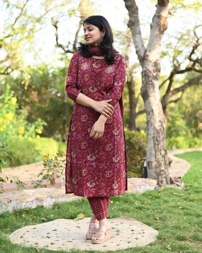 Gosriki WomenS Rayon Blend Straight Printed Kurta With Pant & Dupatta (Parava Maroon-Gs_Xxl_Maroon_Xx-Large)