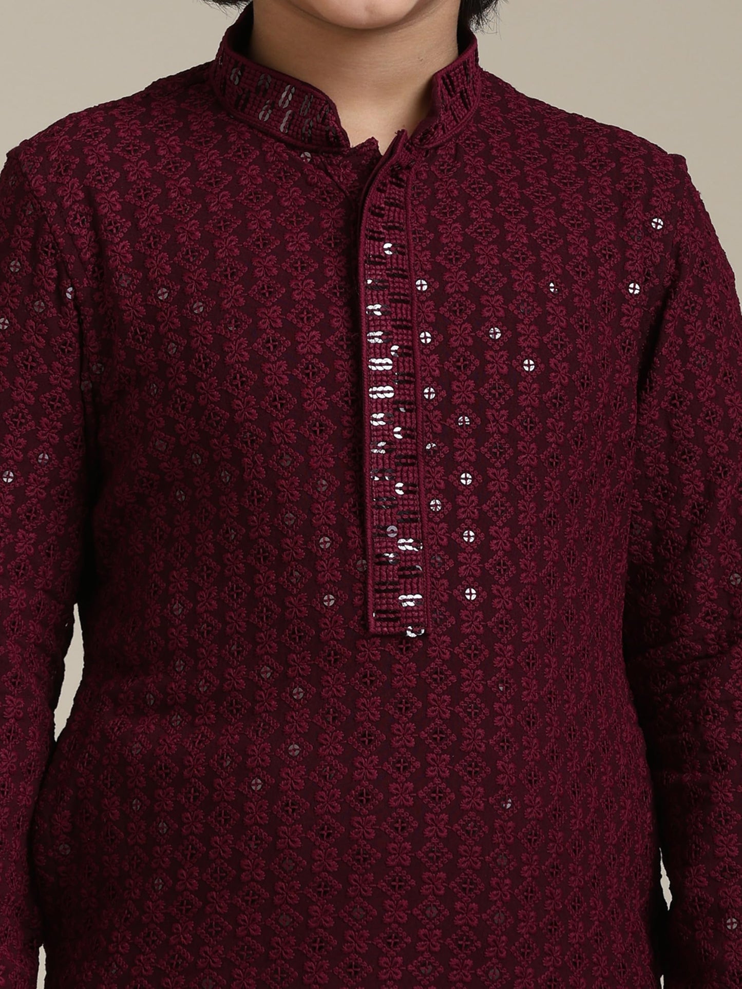 Manyavar Boys Viscose Chikankari Sequined Kurta Pyjama Set (2Pcs)(5-6 Years)
