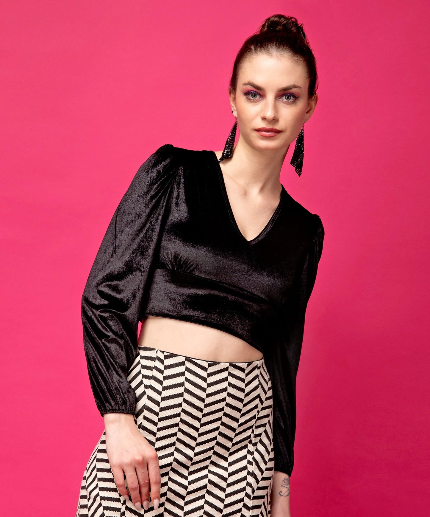 POPWINGS Casual Black Solid Velvet Crop Top for Women| Full Sleeves V-Neck & Designer Crop Top for Women