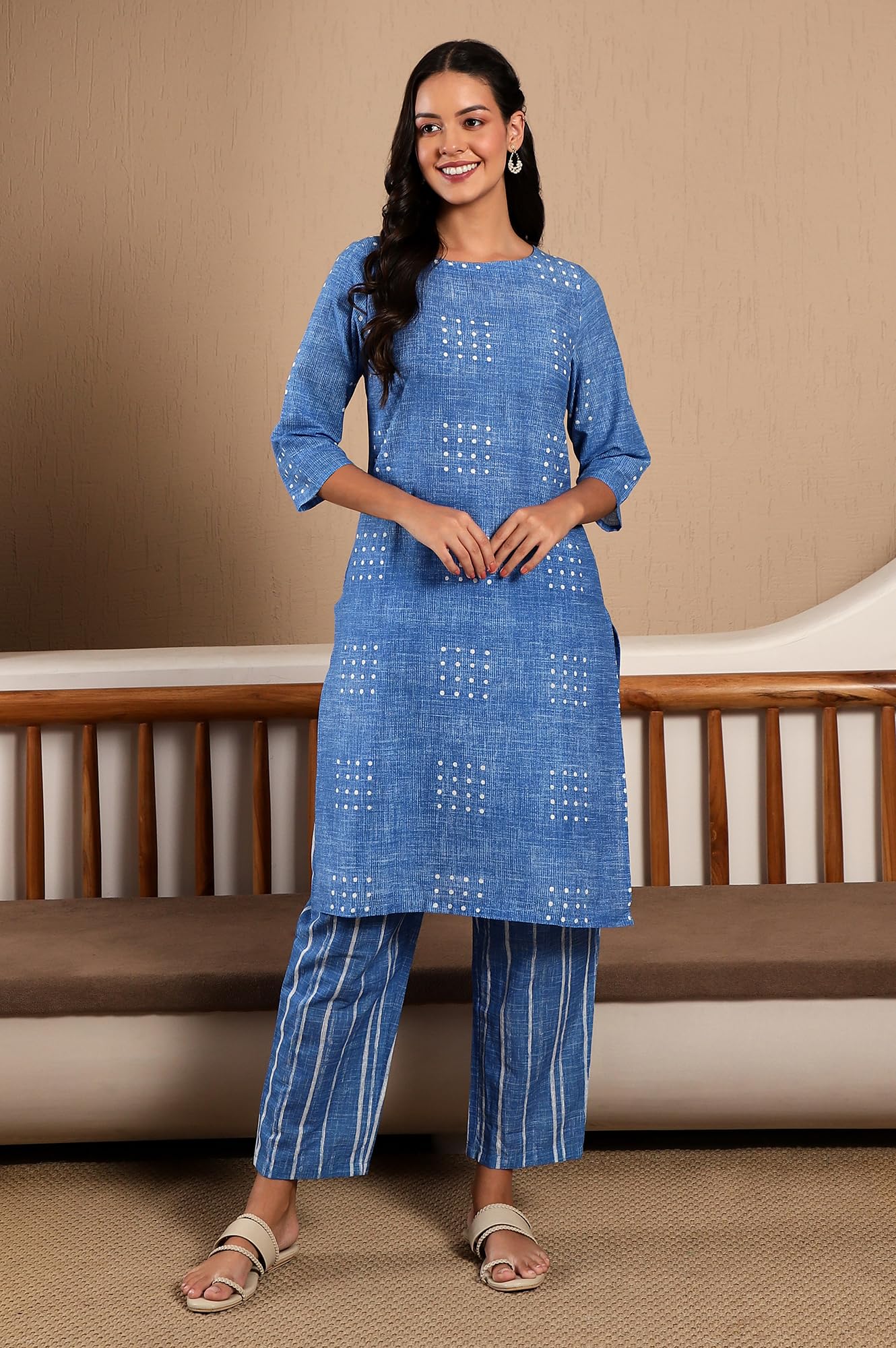 W For Woman Blue Polka Dot Printed Pure Cotton Straight Kurta And Pants Co-Ord Set