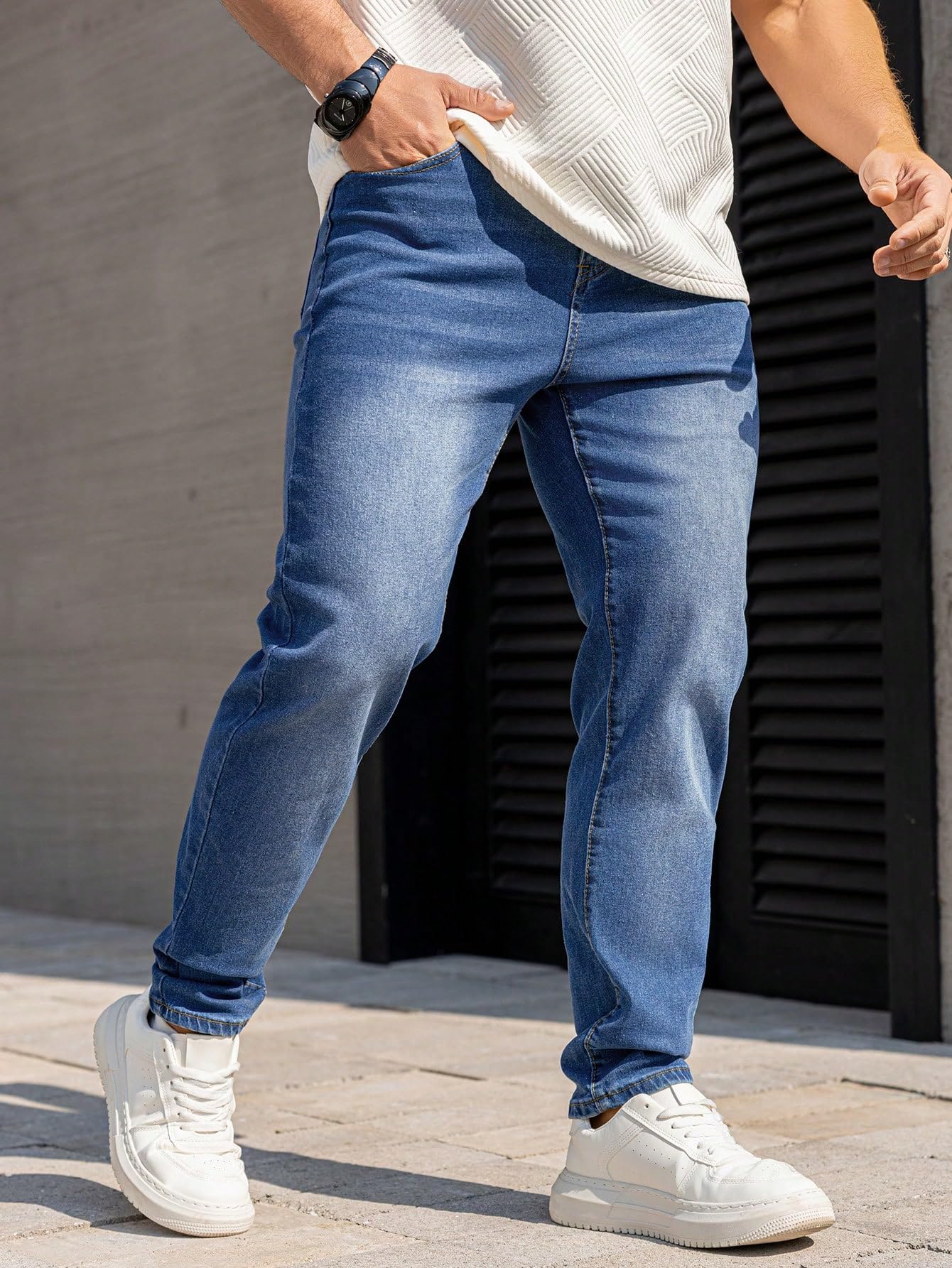 AVANOVA Mens Classic Medium Blue Gradient Casual Denim Jeans Tapered Straight Leg Long Distressed Light Jean Cargo, Straight-Le