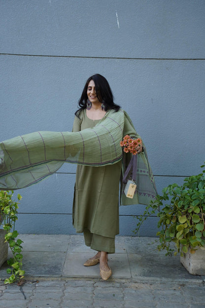GoSriKi Women's Rayon Blend Kurta Set with Pants & Dupatta, Green, Large, Model Raja Saab Beige-GS