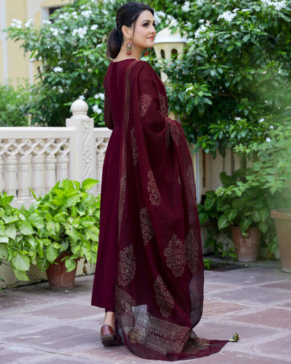 Gosriki WomenS Cotton Blend Solid Anarkali Kurta With Pant & Dupatta (Magic-Wine-Gs_L_Wine_Large)