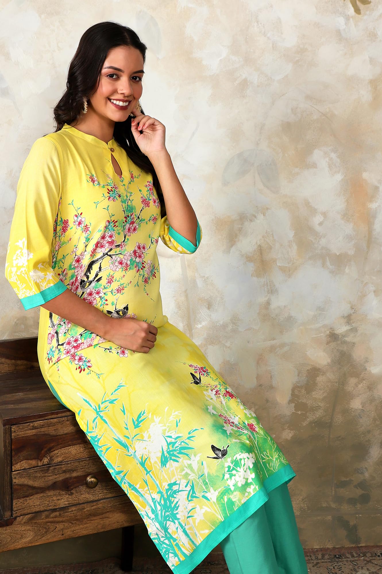 Aurelia Yellow Floral Printed Printed Regular Kurta For Women