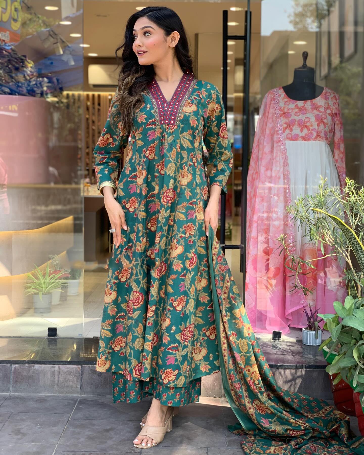 Gosriki WomenS Rayon Blend Anarkali Printed Kurta With Palazzo & Dupatta (Cia Green-Vks01-Gs_Xxl_Green_Xx-Large)