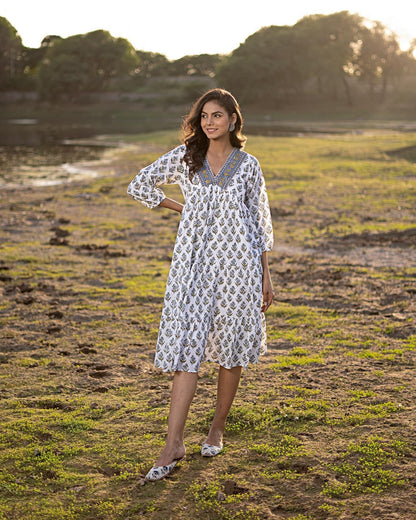 GoSriKi Women Cotton Blend Regular Kurta