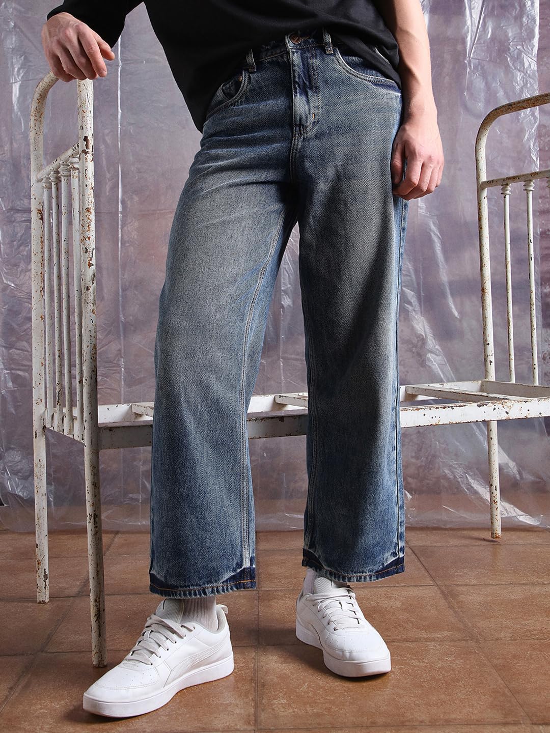 Hubberholme Men Cotton Washed Baggy Mid-Rise Jeans 19