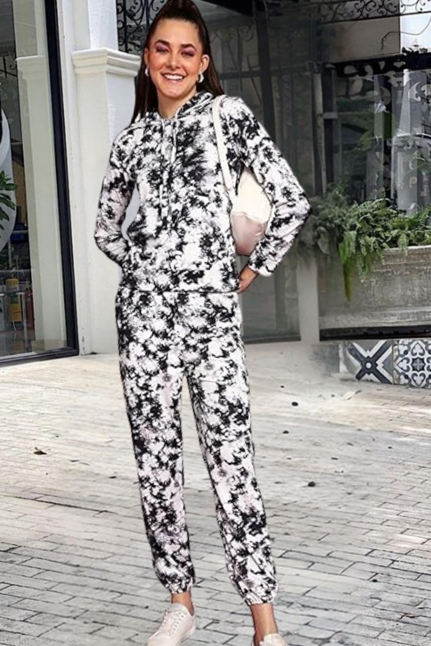 POPWINGS Women Casual Self Design Black & White Tie & Dye Printed Sweatshirt & Jogger Co-Ords Set