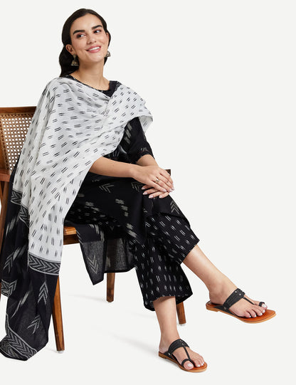 rytras Women Straight Kurti with Palazzos and Dupatta