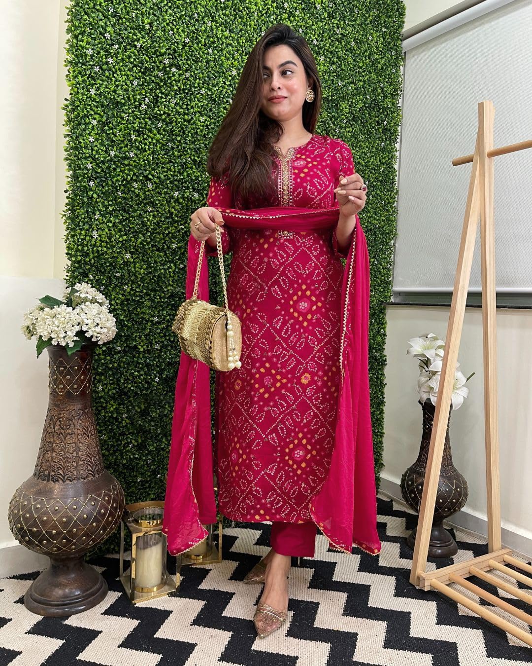 Gosriki WomenS Rayon Blend Straight Printed Kurta With Pant & Dupatta (Turae Rani-Vks01-Gs_5Xl_Pink_Xxxxx-Large)