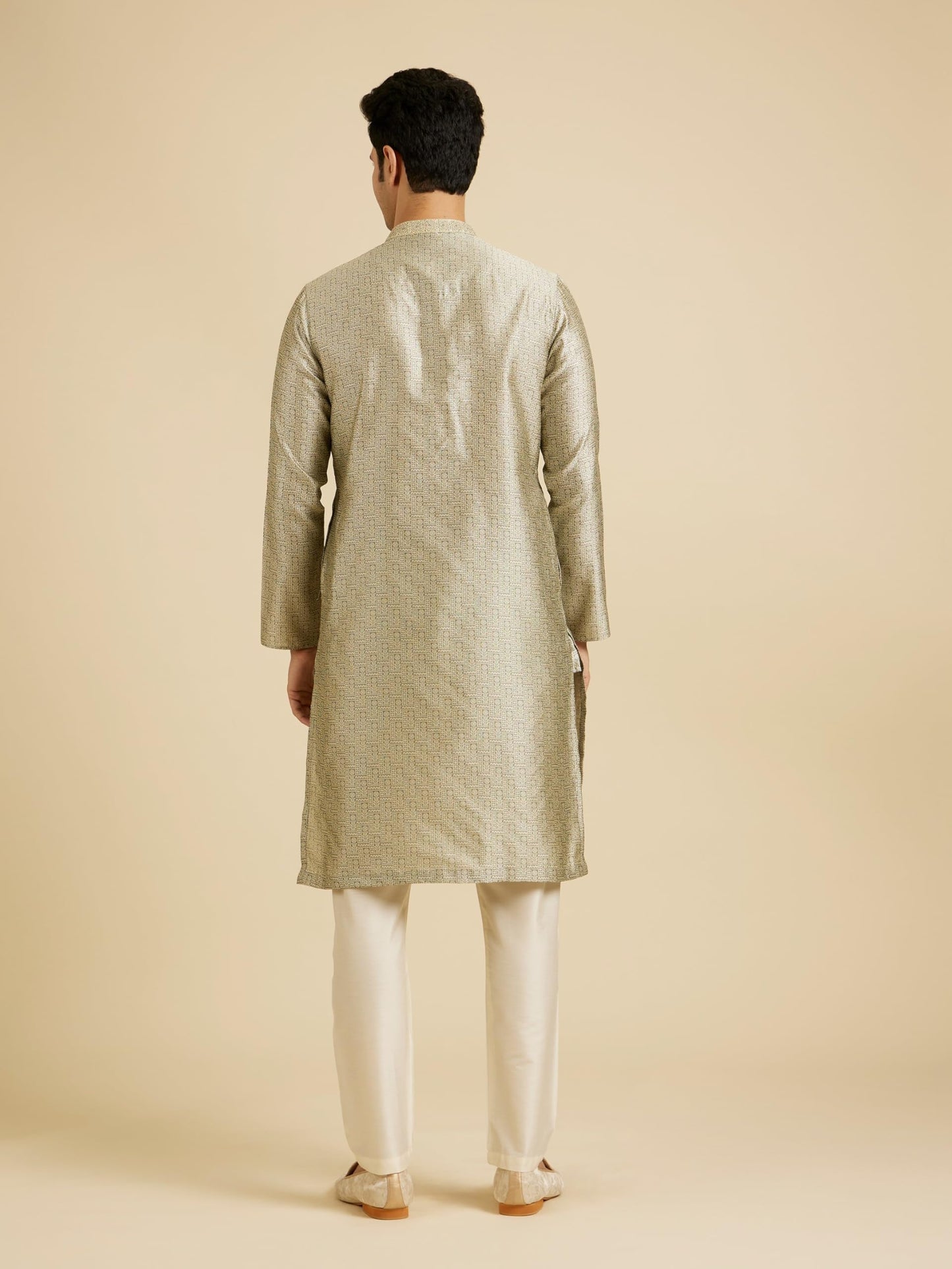 Manyavar MenS Art Silk Intricate Prints & Neck Detailing Kurta Pyjama Set (Green,L)