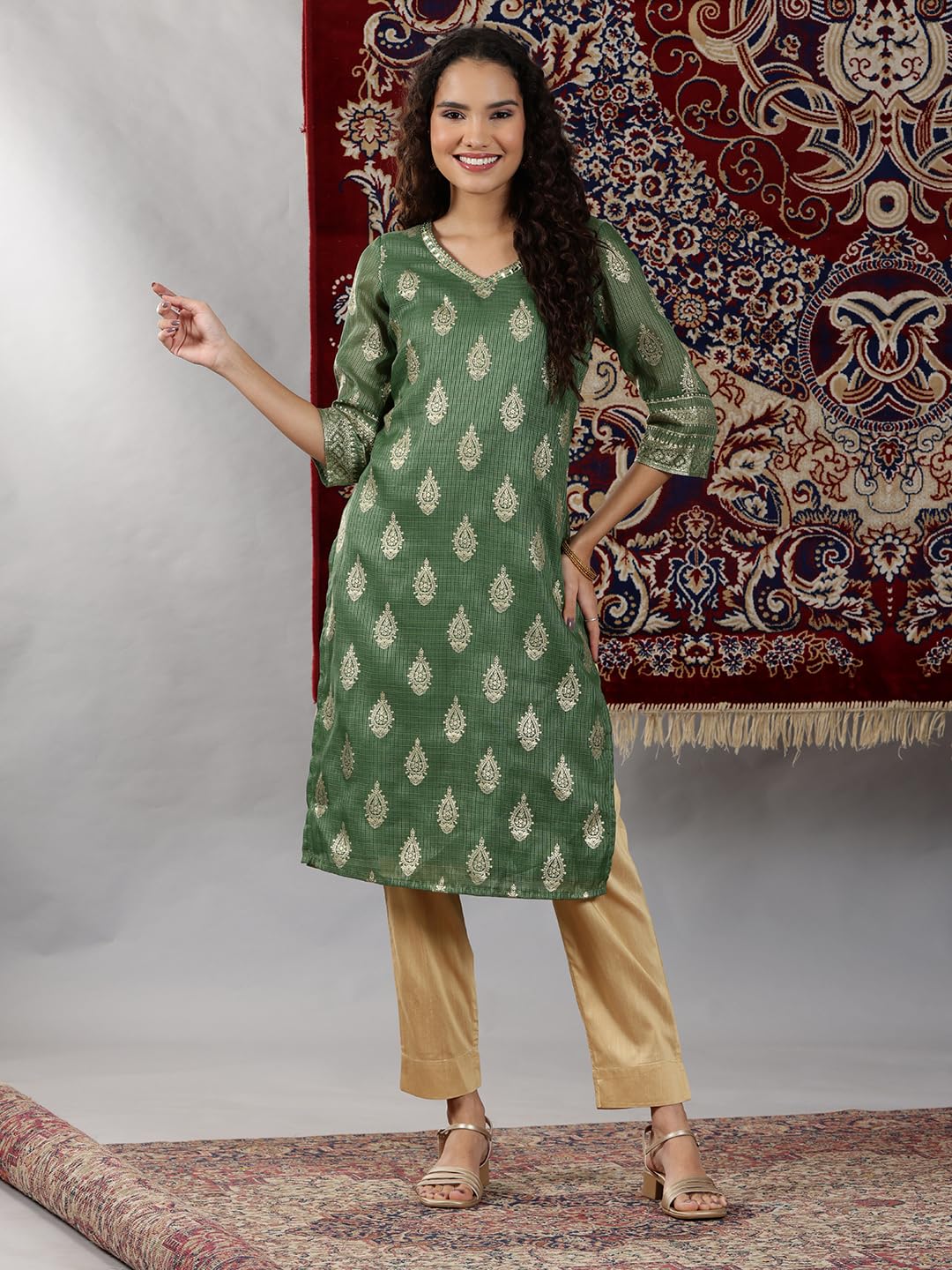 Aurelia Women? Abstract Printed Straight Kurta | Lightweight V-Neck Kurta for Women | Printed Kurta for Women | Beautiful Regular Fit Kurta for Women