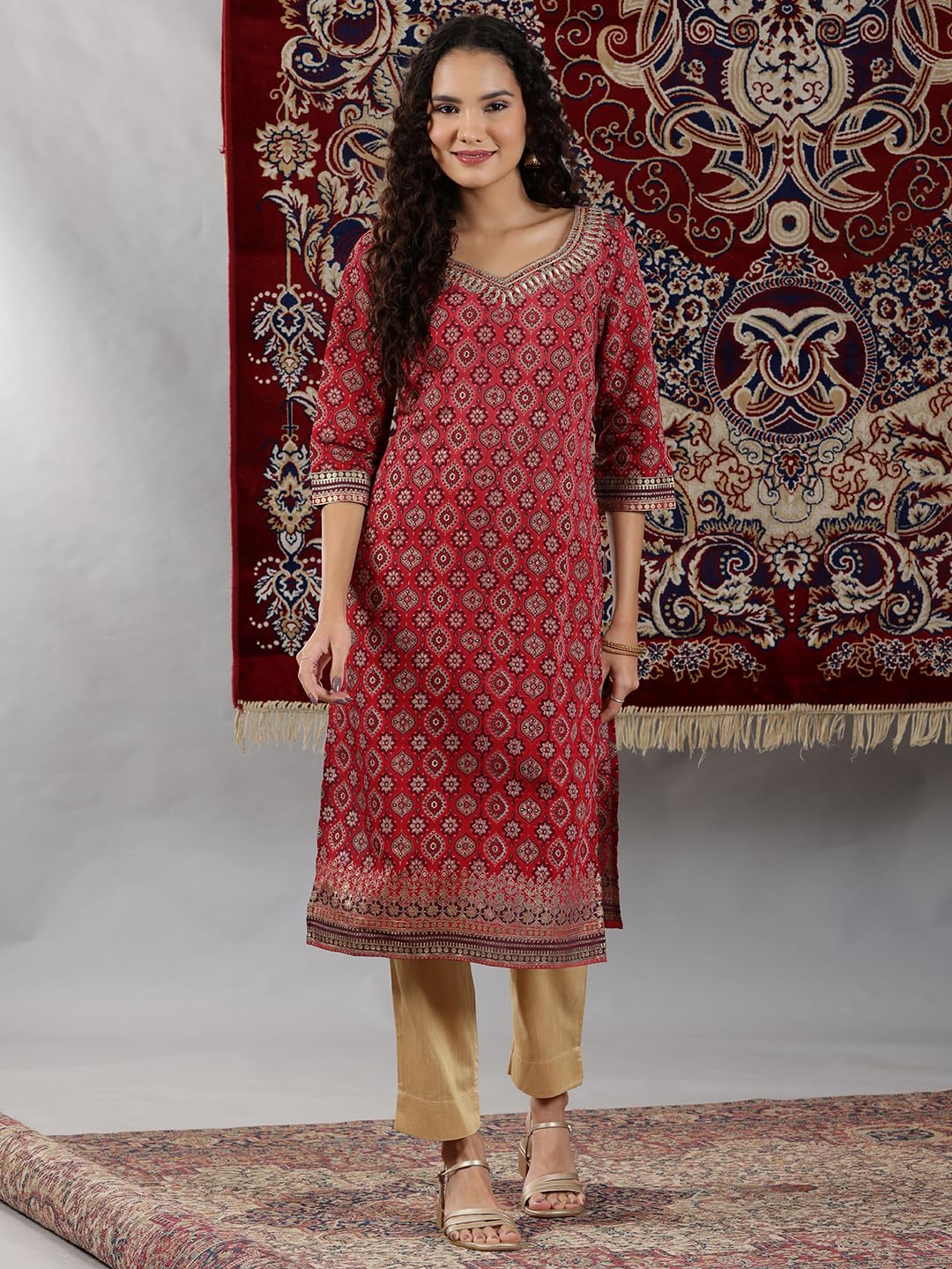 Aurelia Women's Viscose Abstract Regular Kurta
