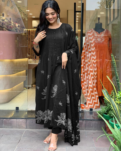 GoSriKi Women's Anarkali Viscose Kurta Set with Trousers & Dupatta, Small, Black, Model Gangori Wine-GS