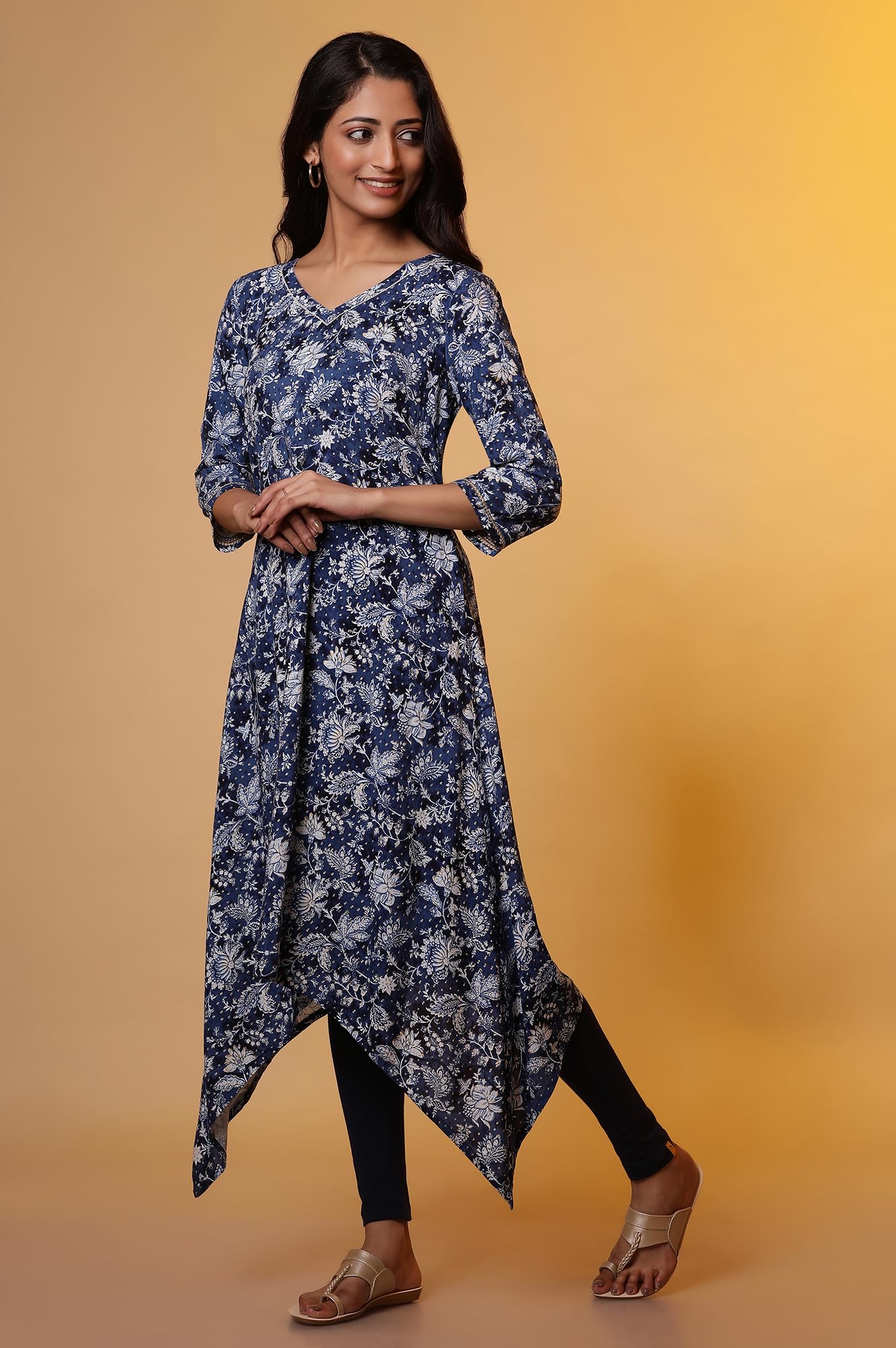 Aurelia Women's Floral Print Rayon A-line Kurta