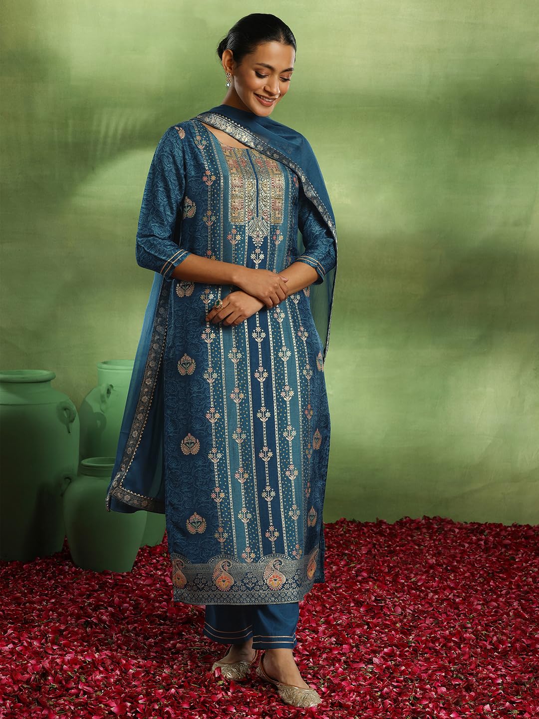 Libas WomenS Silk Blend Kurta Set (48654