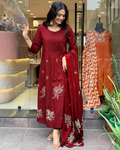 GoSriKi Women's Anarkali Kurta Set with Trousers & Dupatta, Red, Medium, Model: Gangori Wine-GS