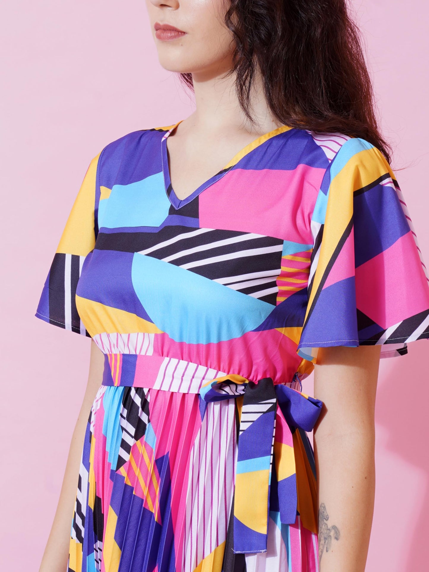 Kzully | Chic Elegance A-Line Dress For Women With Pleats, V-Neck, Printed Top, And Belt Accent Blue