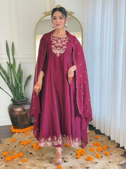 Naixa WomenS Wine Vichitra Silk Embroidered A-Line Kurta With Rayon Pant And Vichitra Silk Embroidered Dupatta Sets (Nx-656-Win