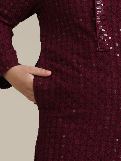 Manyavar Boys Viscose Chikankari Sequined Kurta Pyjama Set (2Pcs)(6-8 Years)