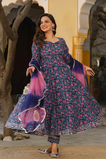 GoSriKi Cotton Blend Womens Kurta With Pant & Dupatta