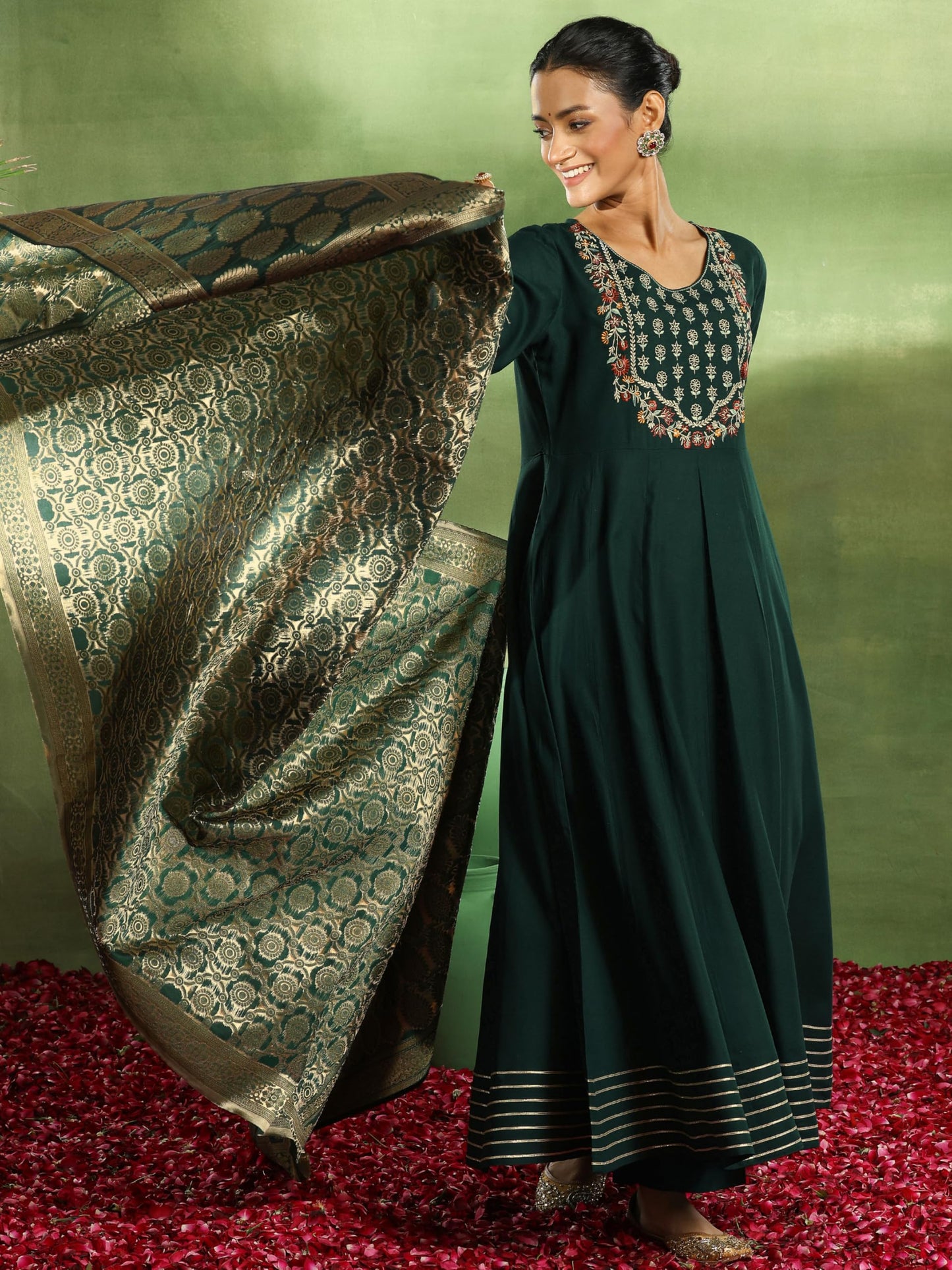 Libas WomenS Viscose Rayon Kurta Set (49420