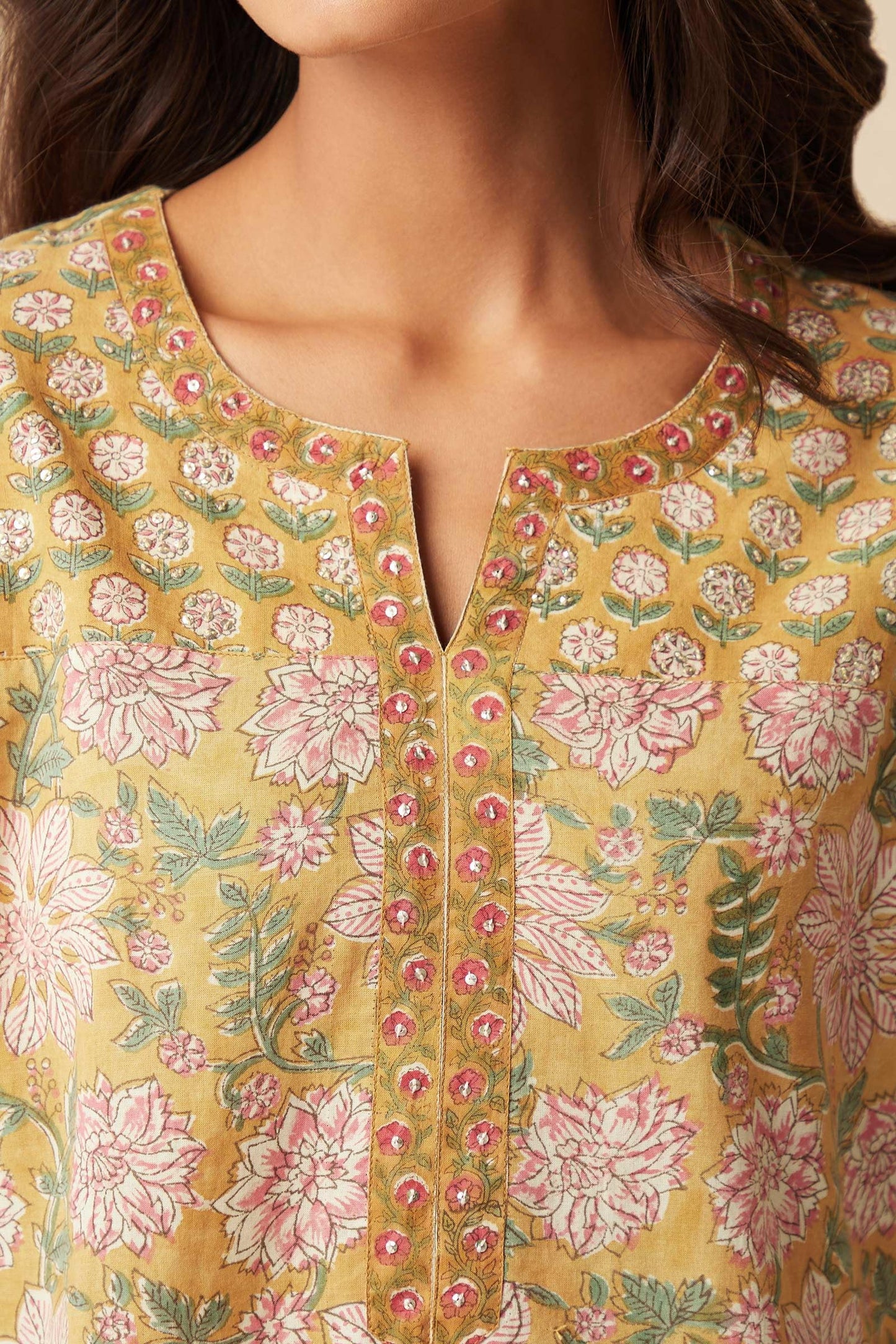 Yashika Women's Cotton Blend Kurta Set: Ethnicity For The Modern Woman: Redefine Your Style With Our Printed Sets, Blending Tradition And Contemporary Fashion!