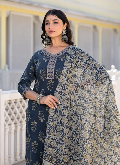 Nermosa Printed Straight Kurta And Pant Set With Dupatta (Medium)