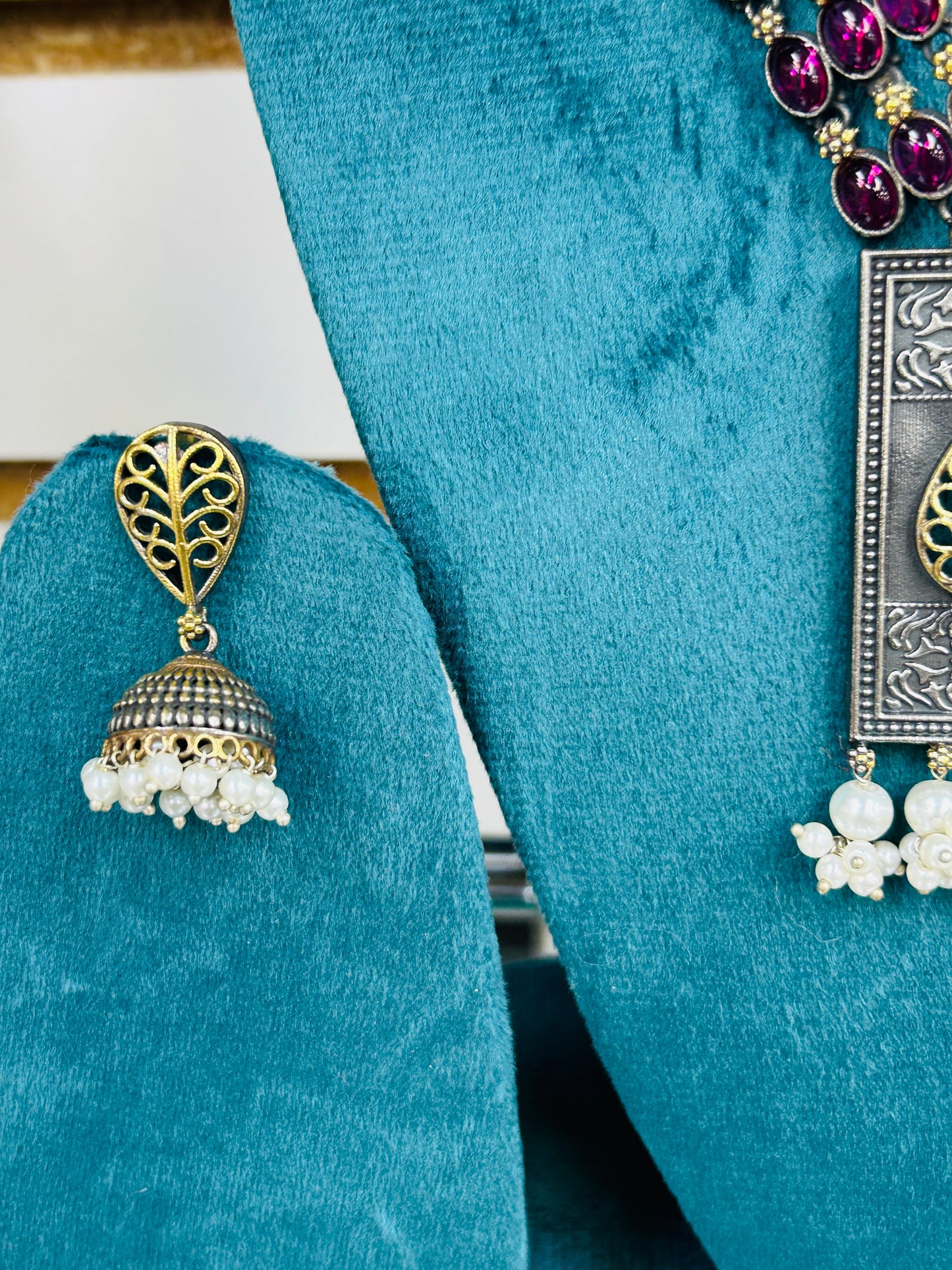 Dual tone necklace set