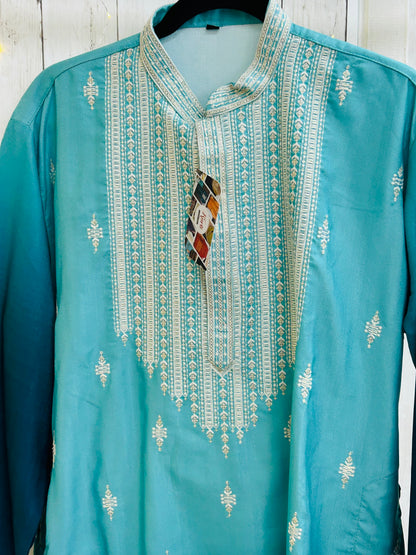 Embroidered kurta set for men