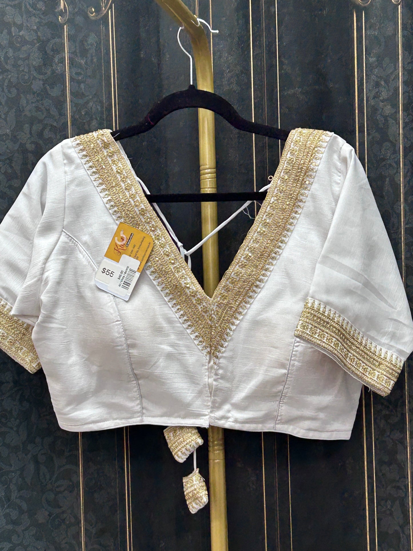 V neck blouse : white