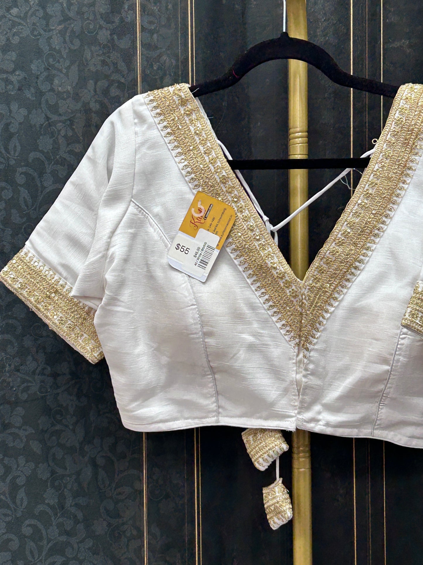 V neck blouse : white